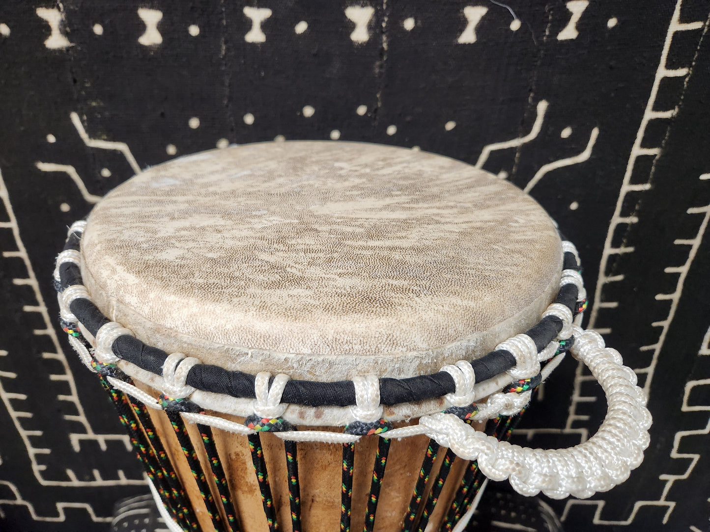 Tweneboa Djembe – Black – Ghana – D 26 cm – H 56 cm (Product ID: LM-24503)