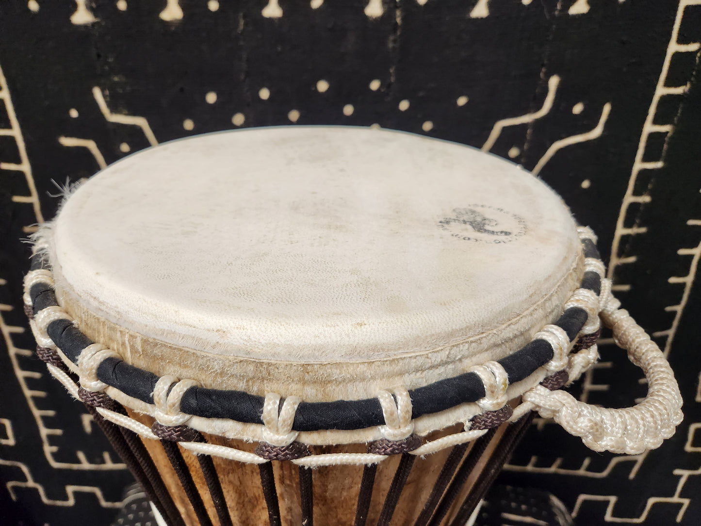 Tweneboa Djembe – Brown – Ghana – D 27 cm – H 55 cm (Product ID: LM-24506)