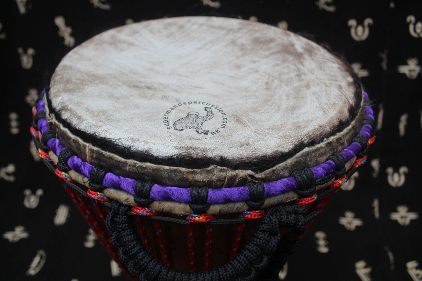 Djala Djembe – Red – Mali – D 28 cm – H 55 cm (Product ID: MM-DJ-189-07)