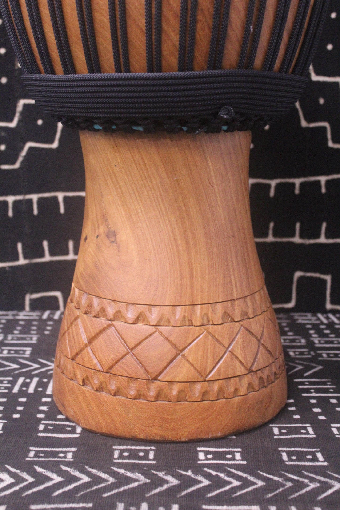 Dugura Djembe - Black - Mali - D 33 cm - H 60 cm (Product ID: MS-DU-228-01)