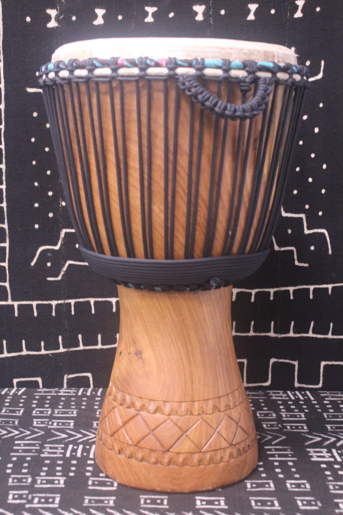Dugura Djembe - Black - Mali - D 33 cm - H 60 cm (Product ID: MS-DU-228-01)