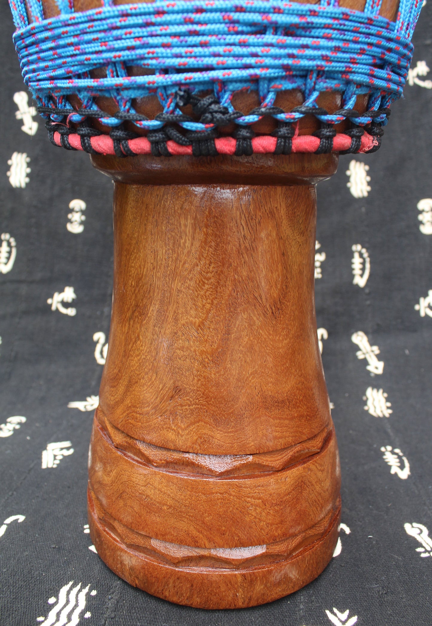 Dugura Djembe – Blue – Mali – D 29 cm – H 58 cm (Product ID: MM-DU-189-08)