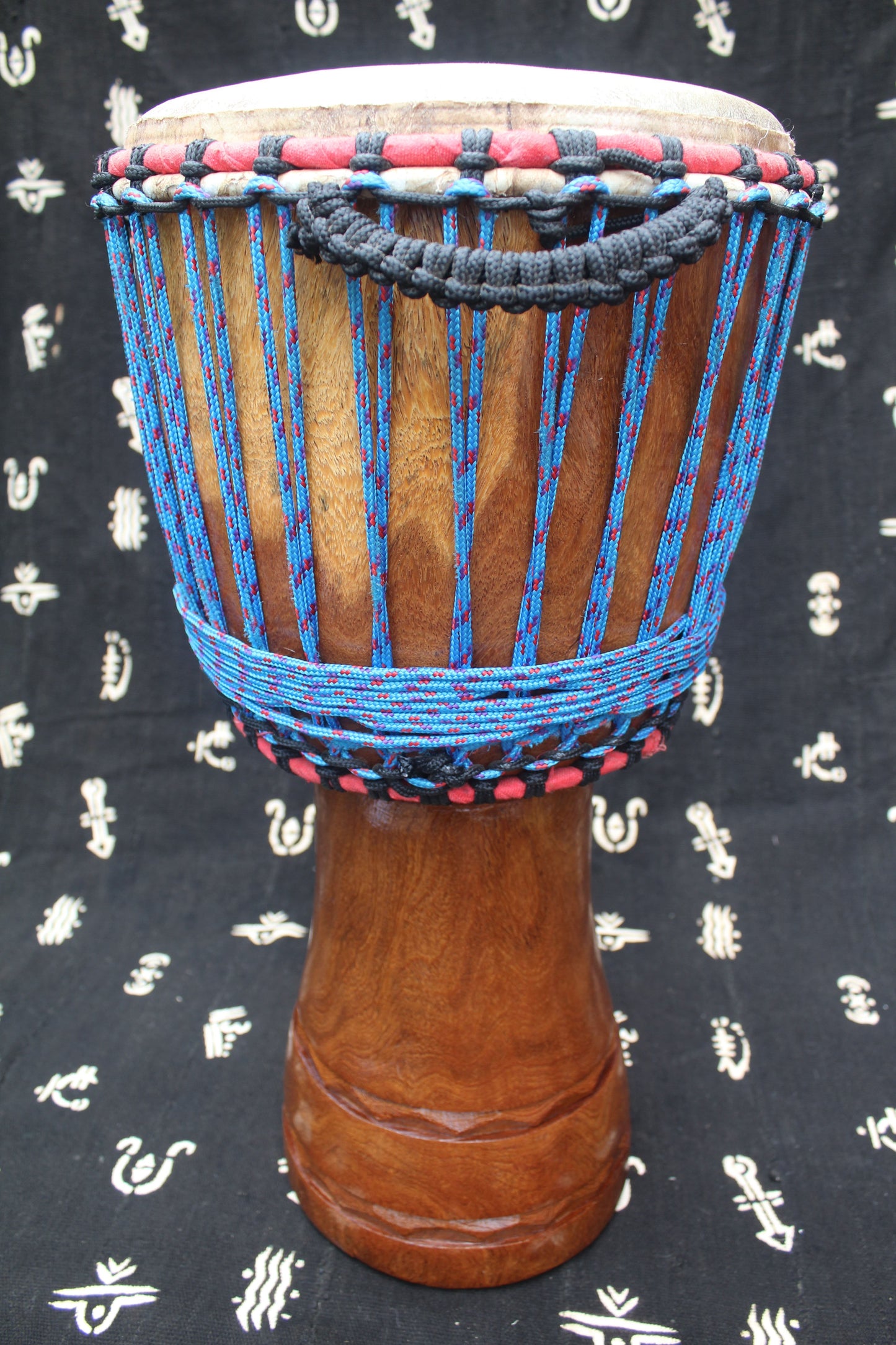 Dugura Djembe – Blue – Mali – D 29 cm – H 58 cm (Product ID: MM-DU-189-08)