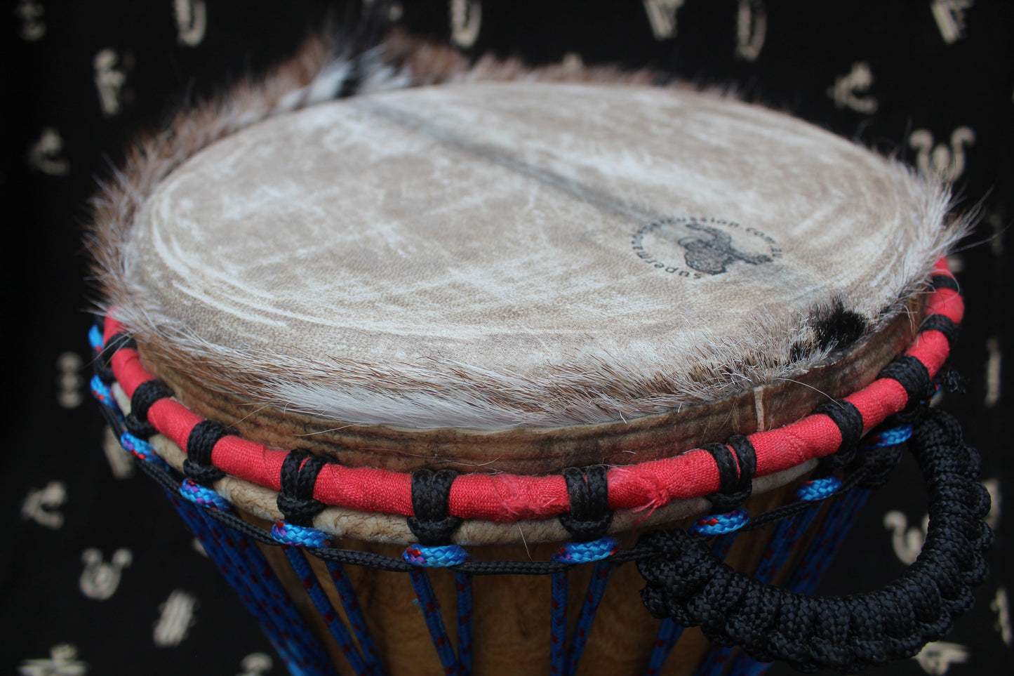 Dugura Djembe – Blue – Mali – D 30 cm – H 54 cm (MM-DU-189-14)