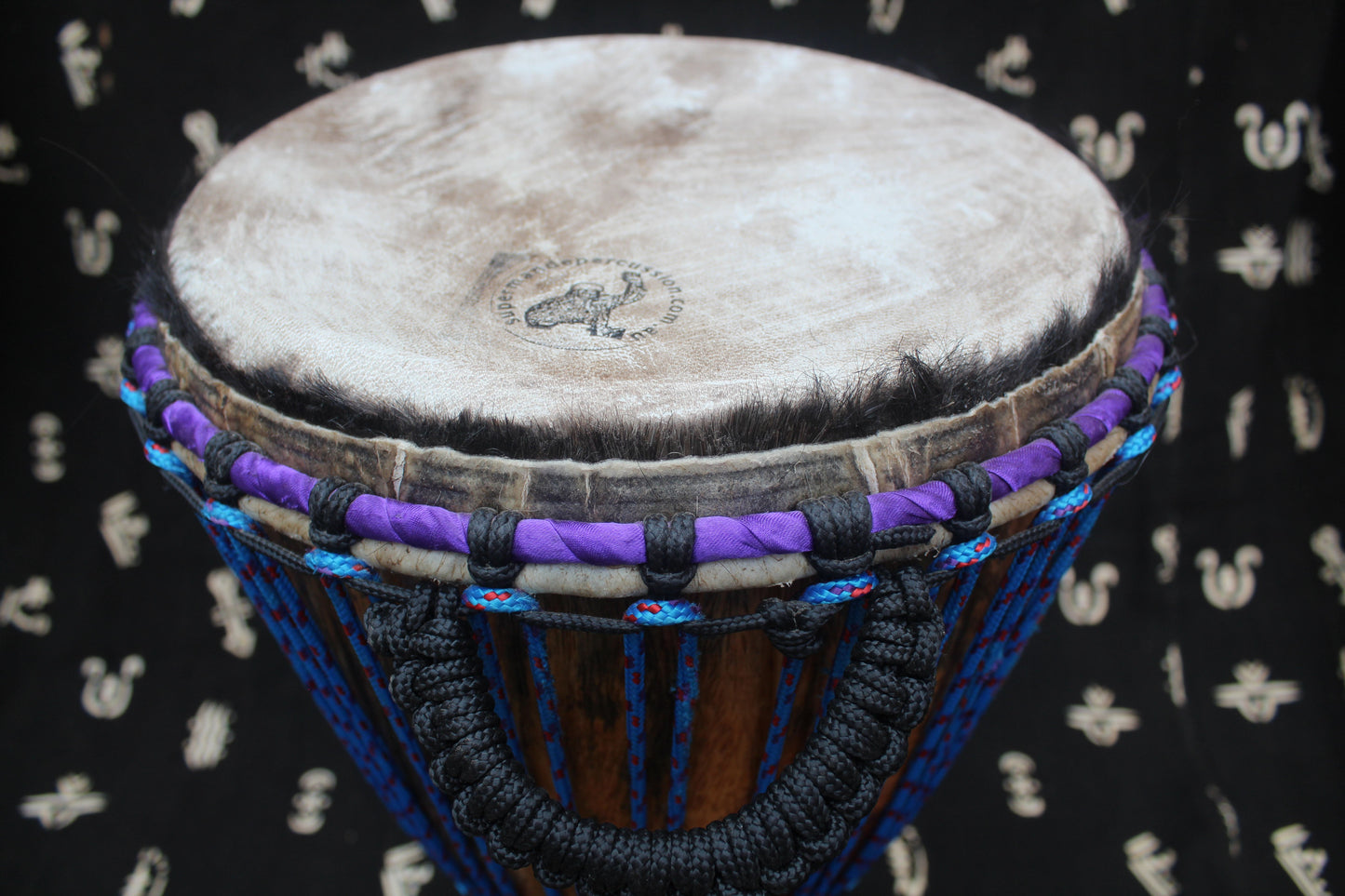 Dugura Djembe – Blue – Mali – D 30 cm – H 58 cm (Product ID: MM-DU-189-03)