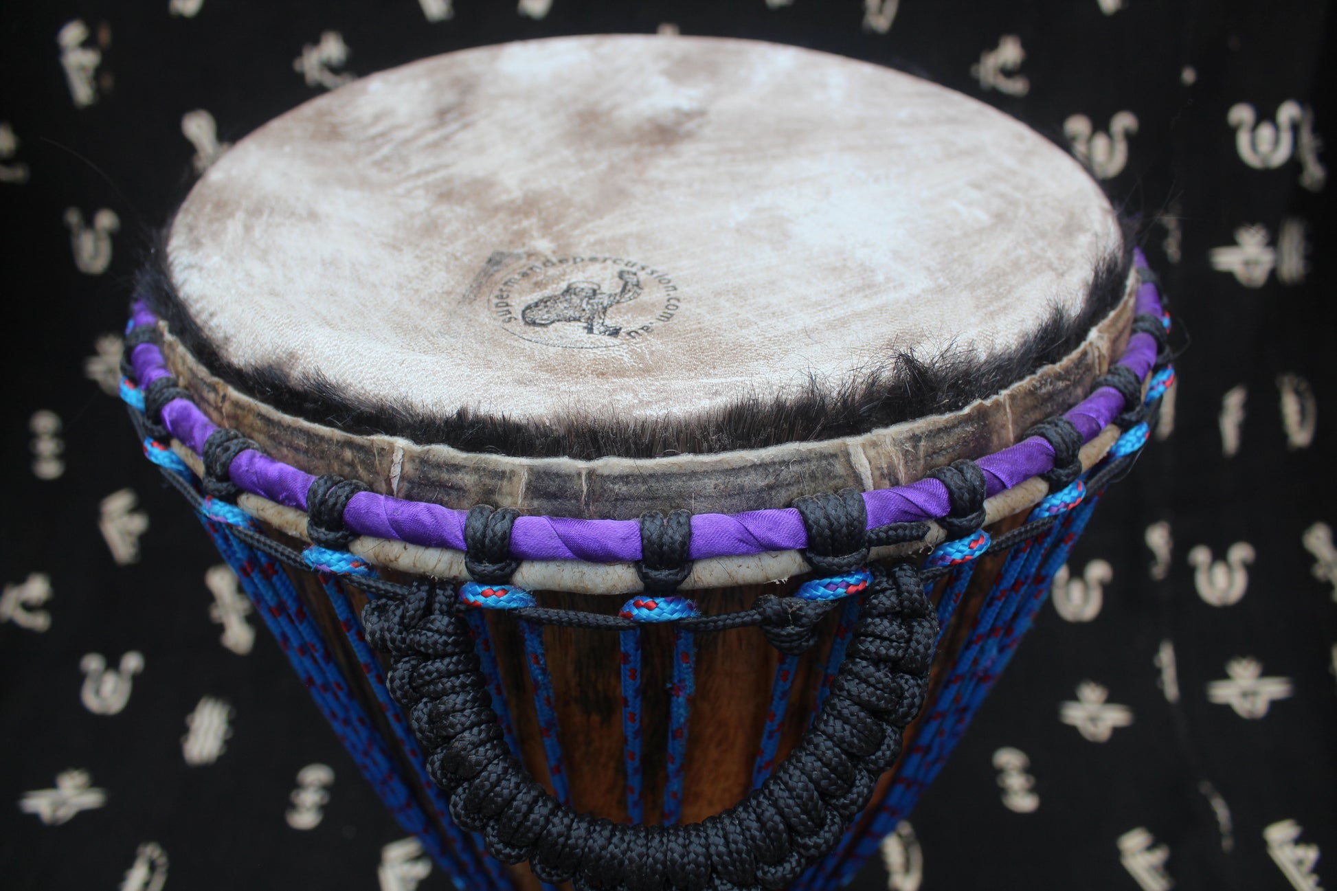 Dugura Djembe – Blue – Mali – D 30 cm – H 58 cm (Product ID: MM-DU-189-03)