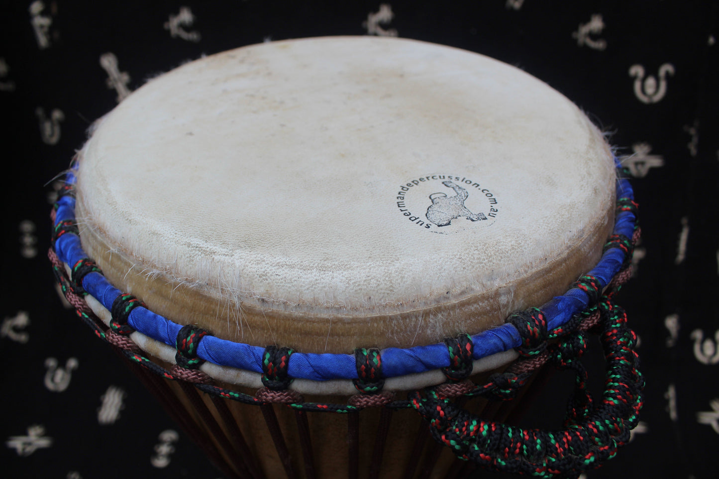 Dugura Djembe – Brown – Mali – D 30 cm – H 56 cm (Product ID: MM-DU-189-05)