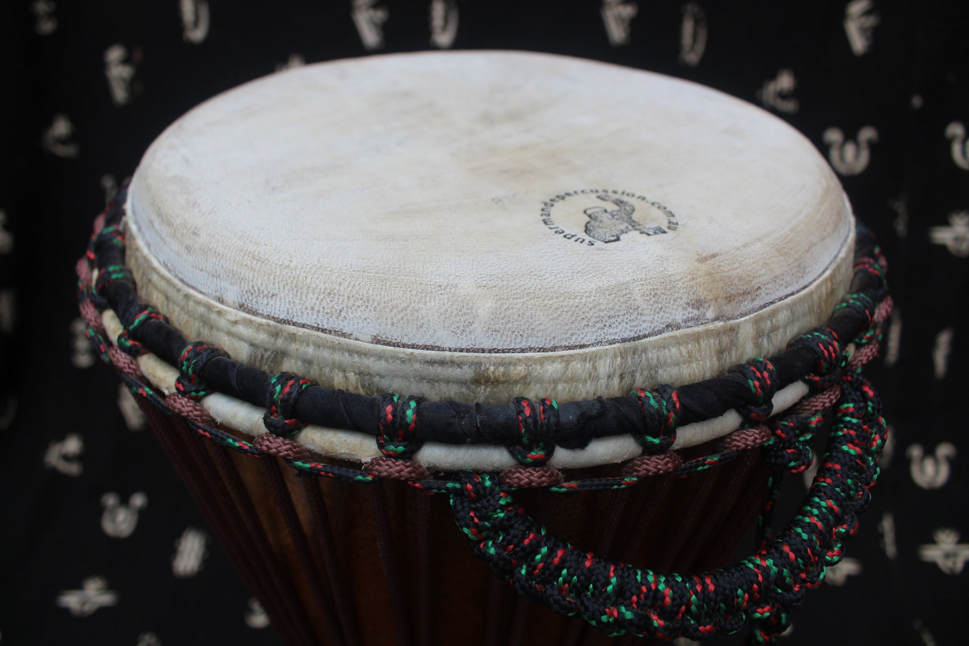 Dugura Djembe – Brown – Mali – D 30 cm – H 60 cm (Product ID: MM-DU-189-06)