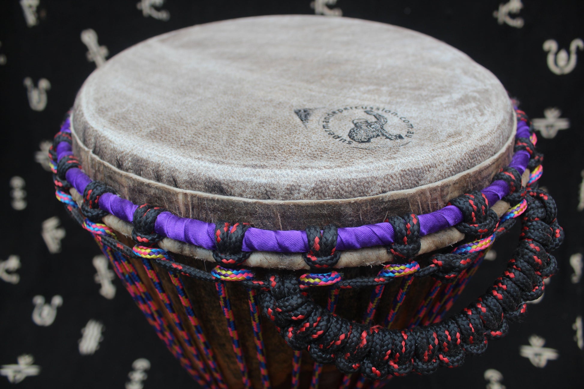 Dugura Djembe – Multi-colour – Mali – D 27 cm – 55 cm (Product ID: MM-DU-189-11)