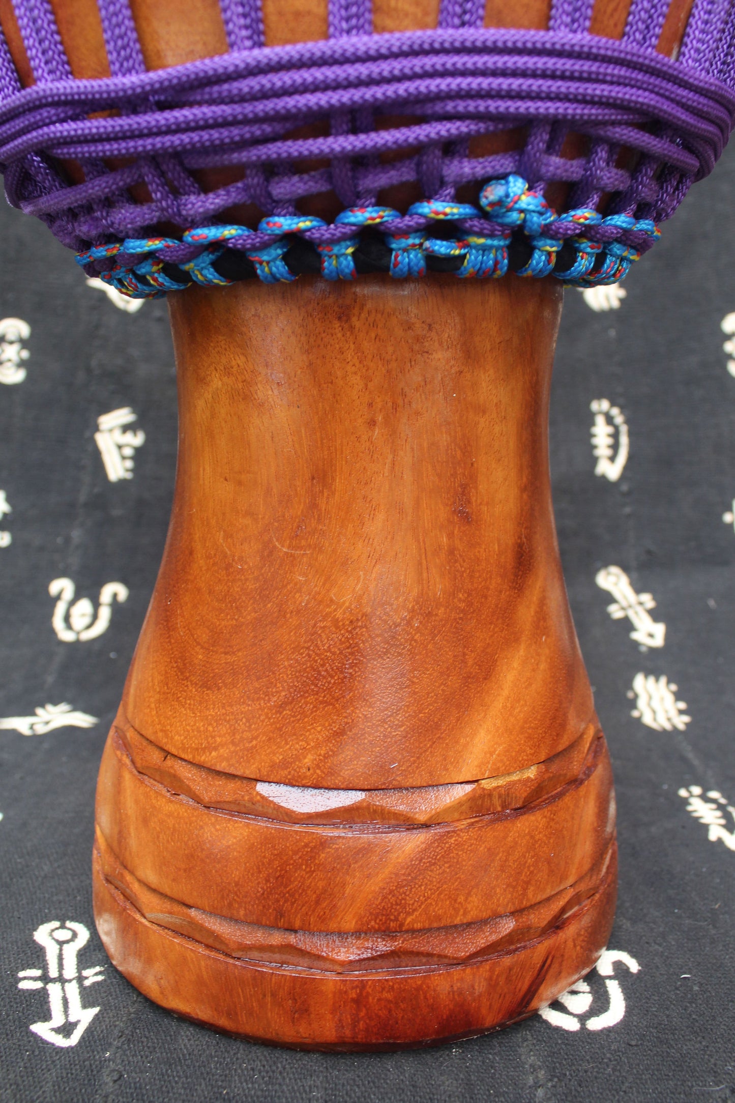 Lingué Djembe – Purple – Mali – D 28 cm – H 53.5 cm (Product ID: MM-LI-189-09)