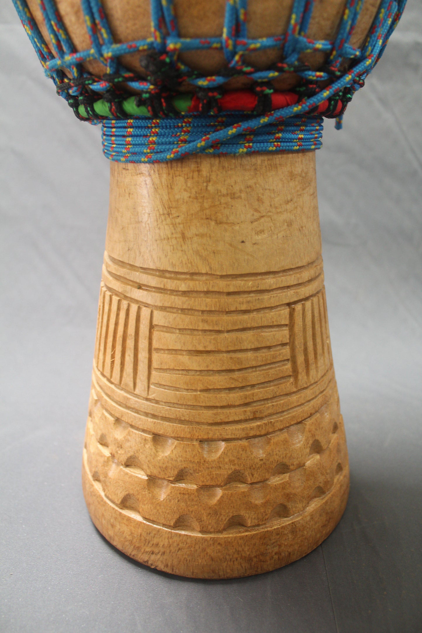 Tweneboa Djembe – Blue – Ghana – D 25.5 cm – H 53 cm (Product ID: LM-191109)