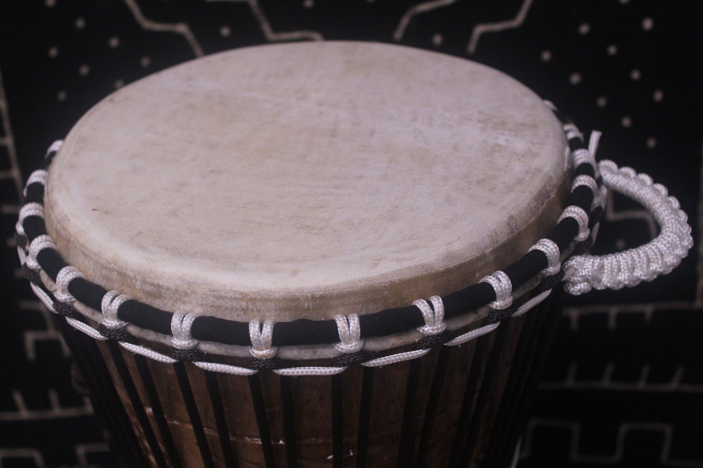 Tweneboa Djembe – Brown – Ghana – D 28 cm – H 54.5 cm (Product ID: LM-22902)