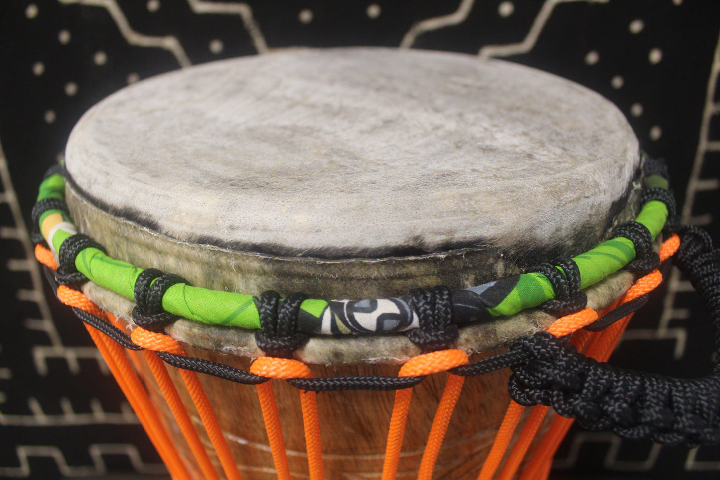 Tweneboa Djembe – Orange – Ghana – D 25 cm – H 50 cm (Product ID: LM-21809)
