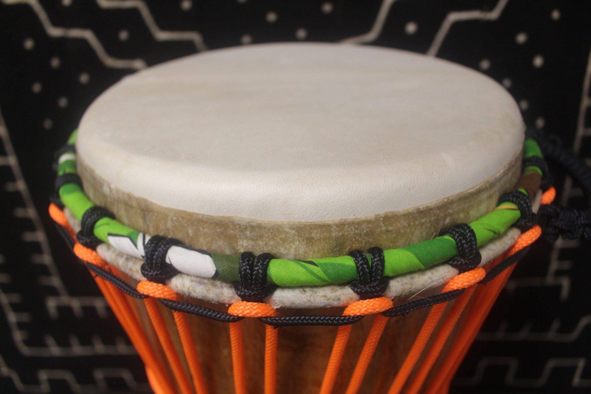 Tweneboa Djembe – Orange – Ghana – D 25 cm – H 53 cm (Product ID: LM-21811)