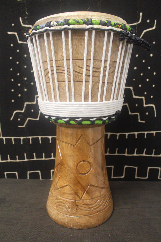 Tweneboa Djembe – White – Ghana – D 24.5 cm – H 54 cm (Product ID: LM-21813)