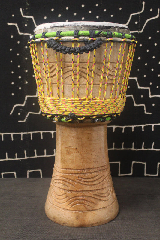 Tweneboa Djembe – Yellow – Ghana – D 24.5 cm – H 51 cm (Product ID: LM-21801)