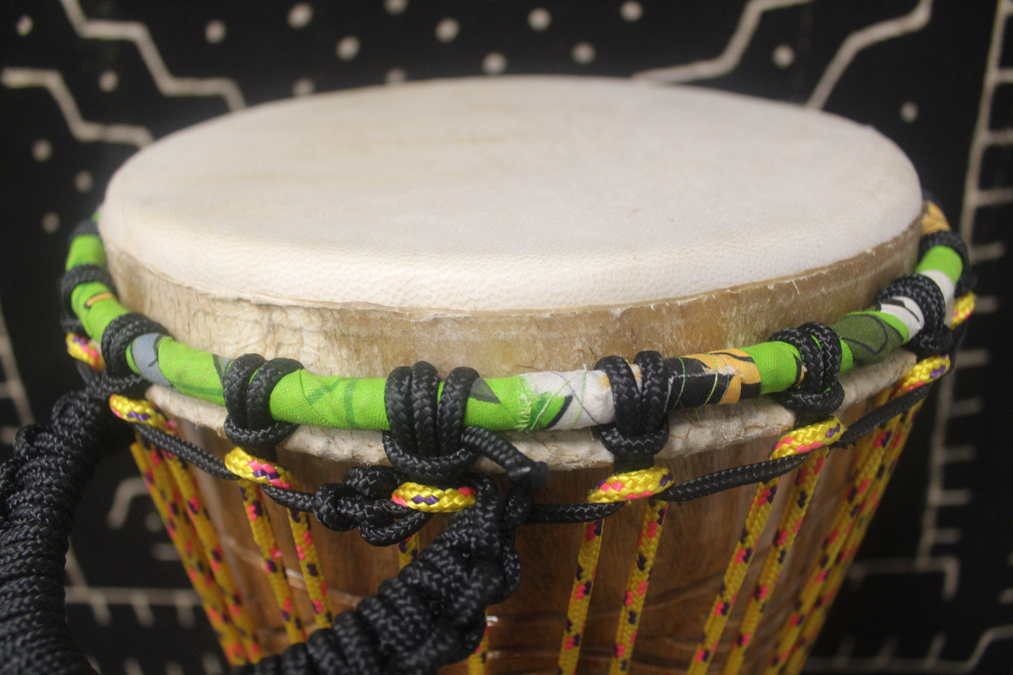 Tweneboa Djembe – Yellow – Ghana – D 25 cm – H 55 cm (Product ID: LM-21815)