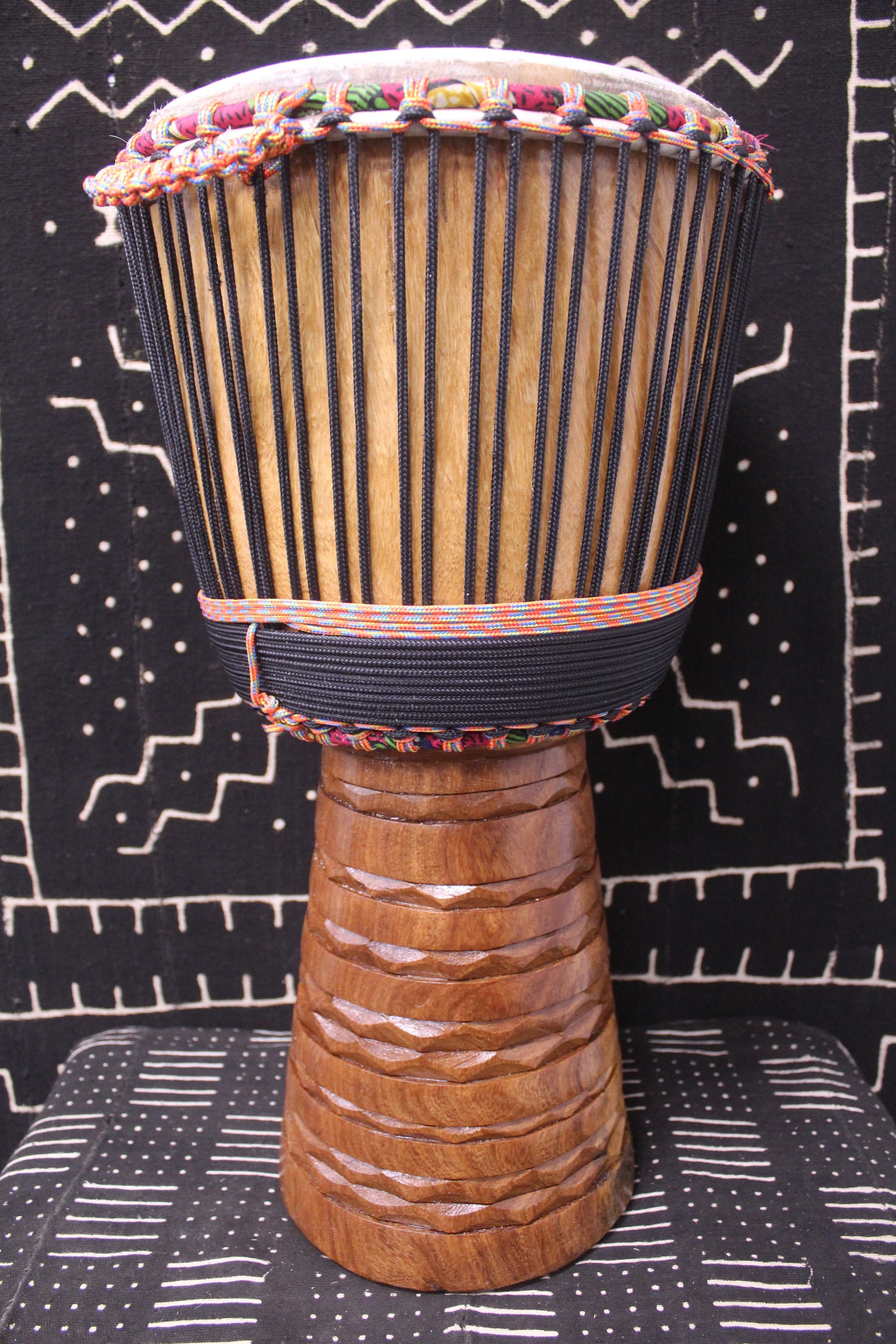 Dugura Djembe - Black - Mali - D 31.5 cm - H 63.5 cm (Product ID: MS-DU-246-07)