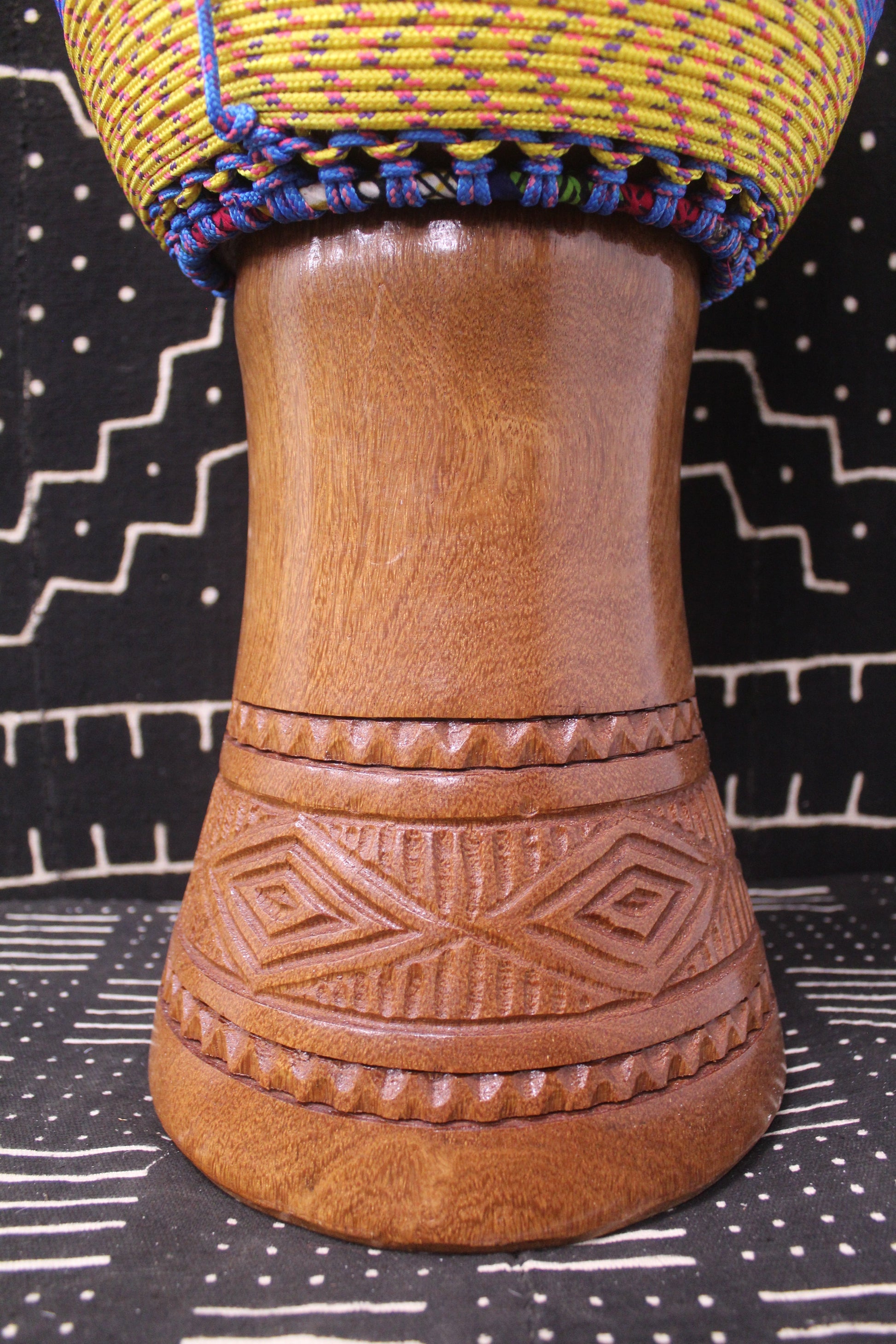 Dugura Djembe - Yellow - Mali - D 32 cm - H 63 cm (Product ID: MS-DU-246-09)