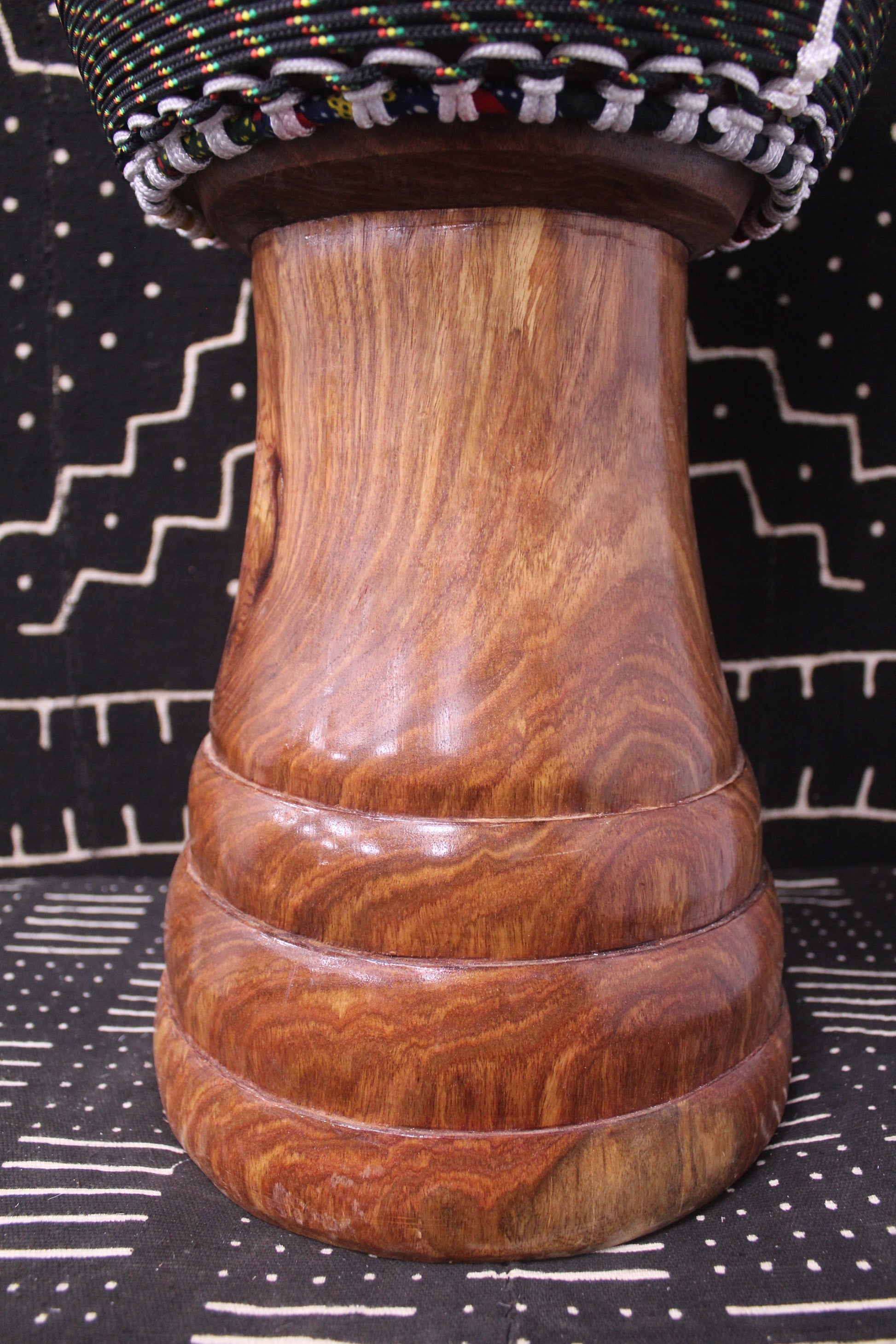 Guéni Djembe - Black - Mali - D 31.5 cm - H 62.5 cm (Product ID: MS-GU-246-08)