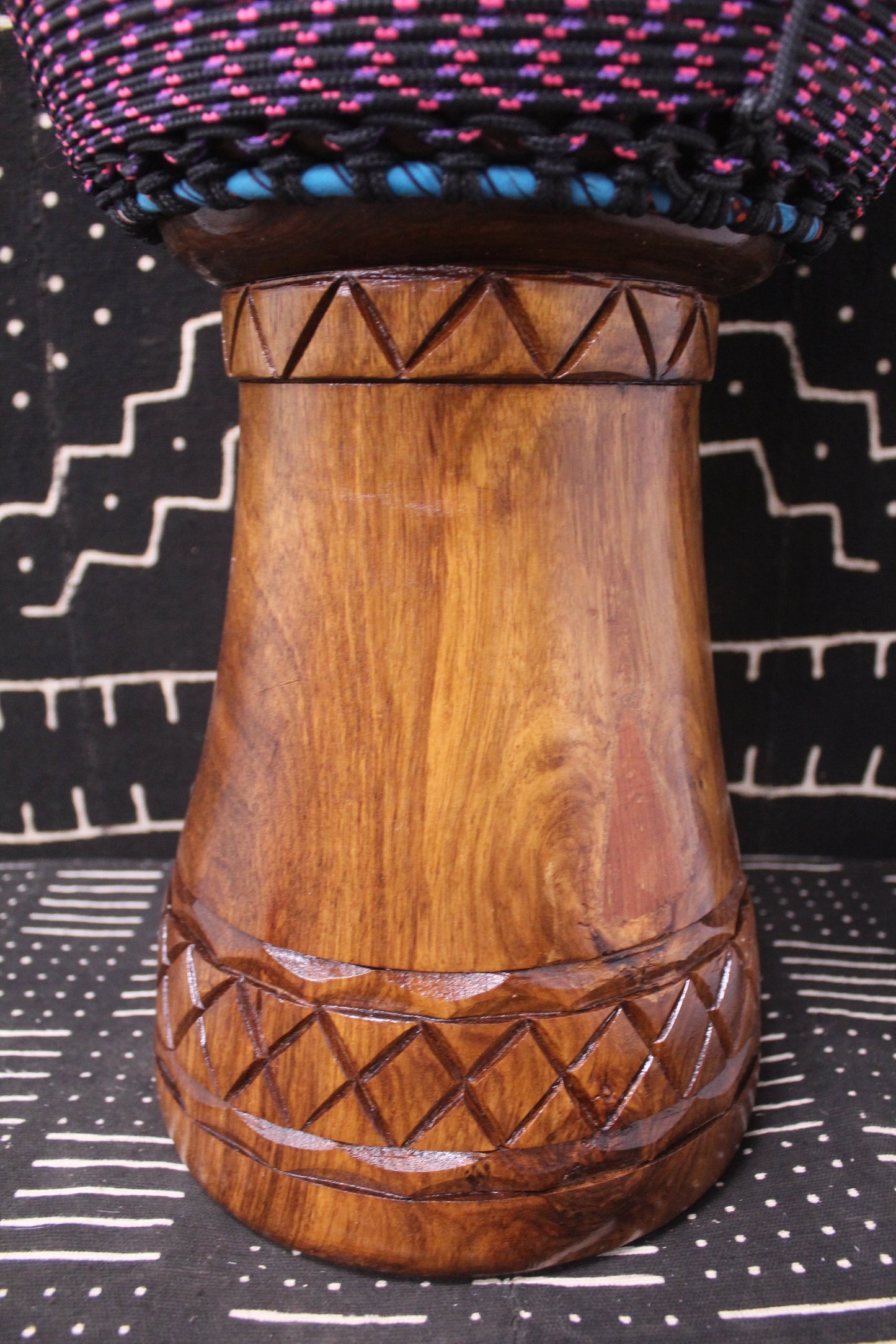 Guéni Djembe - Black - Mali - D 32 cm - H 62.5 cm (Product ID: MS-GU-249-01)