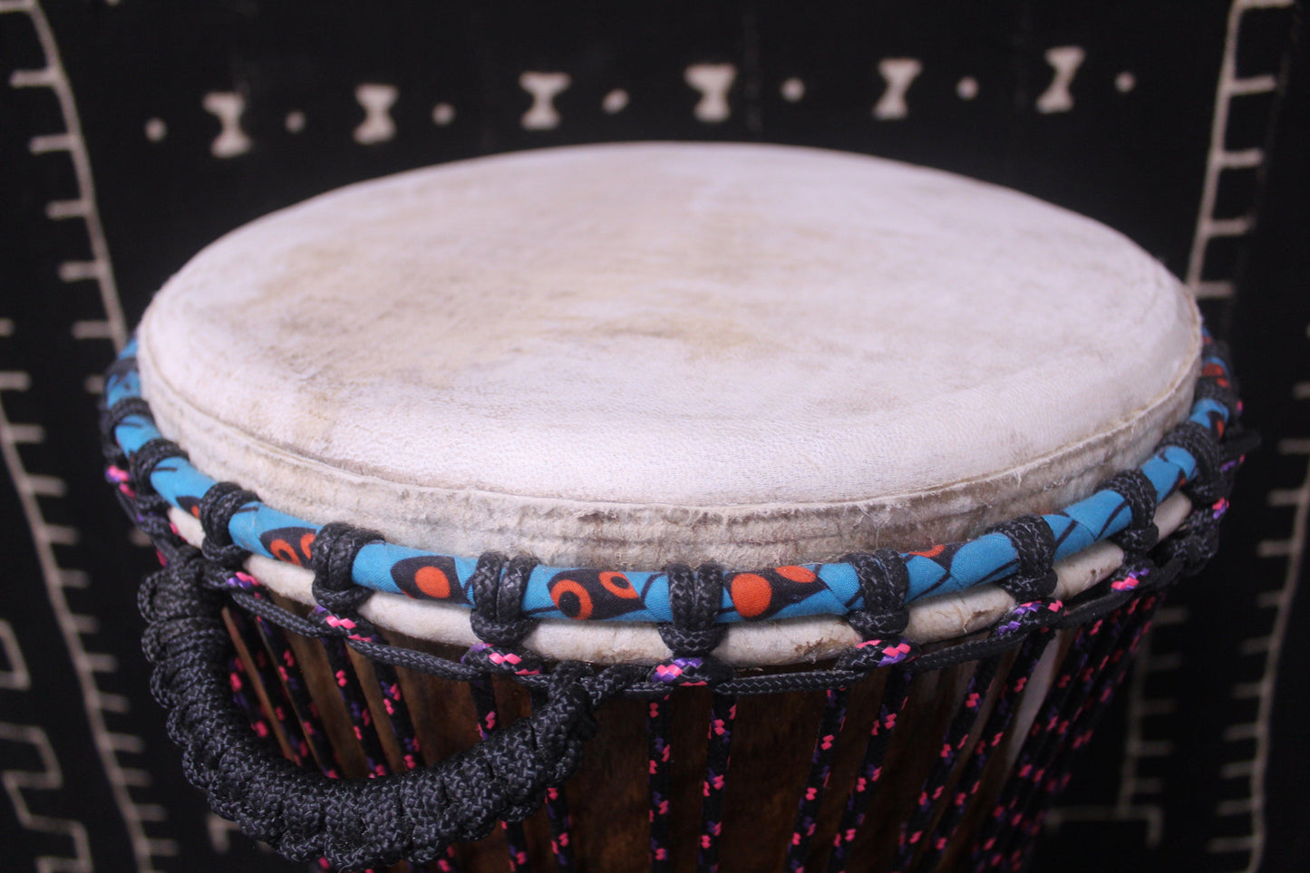 Guéni Djembe - Black - Mali - D 32 cm - H 62.5 cm (Product ID: MS-GU-249-01)