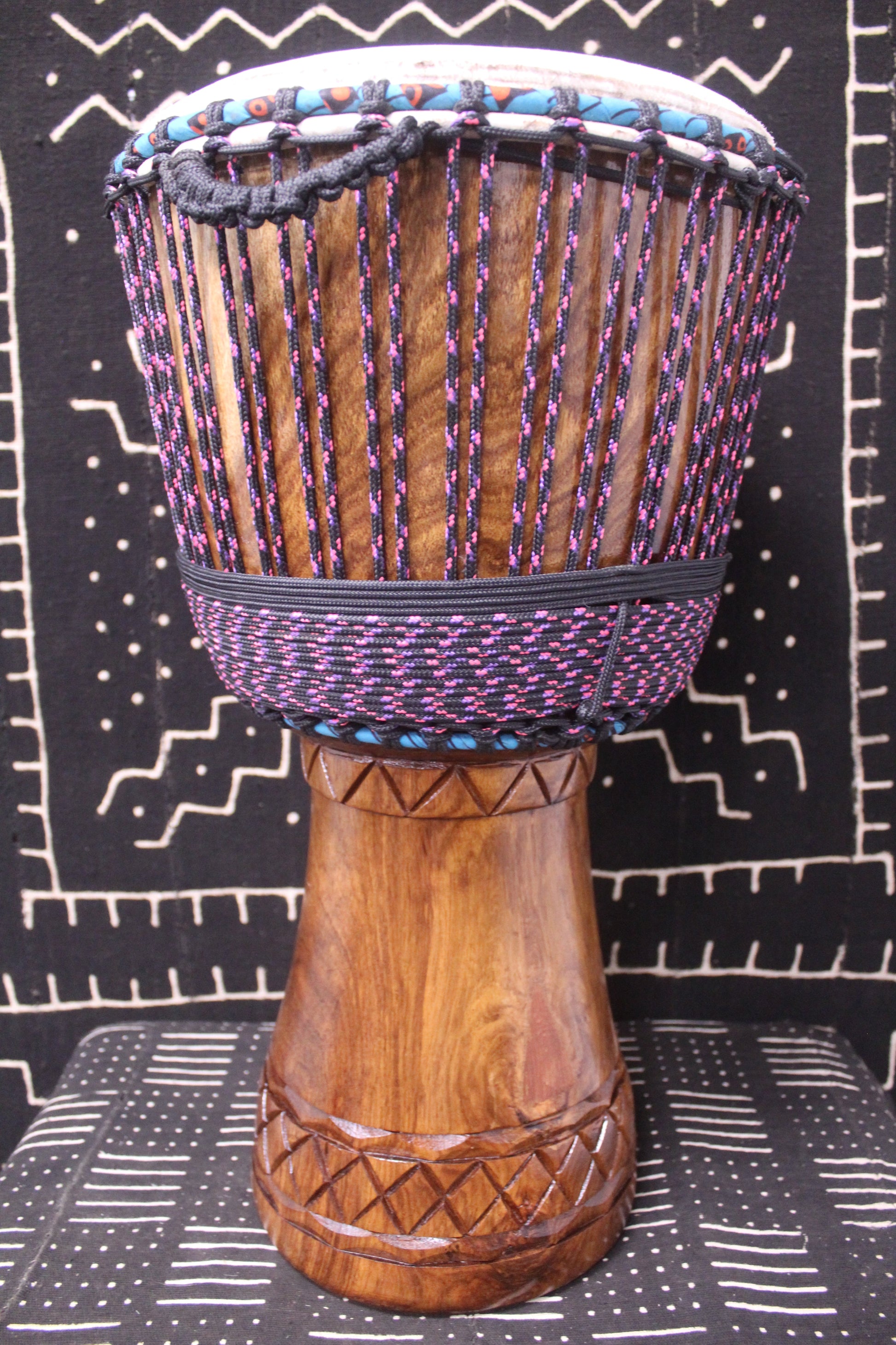 Guéni Djembe - Black - Mali - D 32 cm - H 62.5 cm (Product ID: MS-GU-249-01)