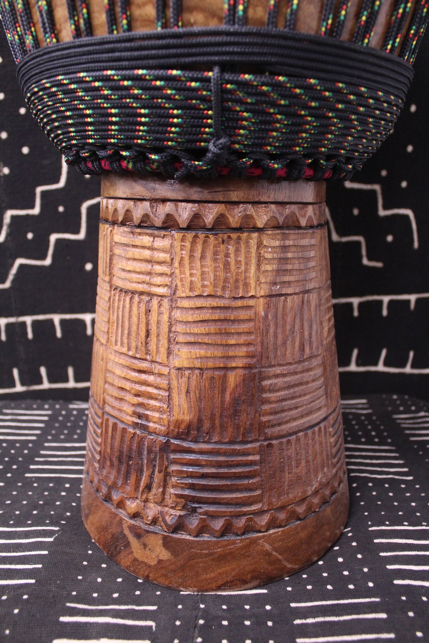 Guéni Djembe - Black - Mali - D 32.5 cm - H 61 cm (Product ID: MS-GU-246-02)