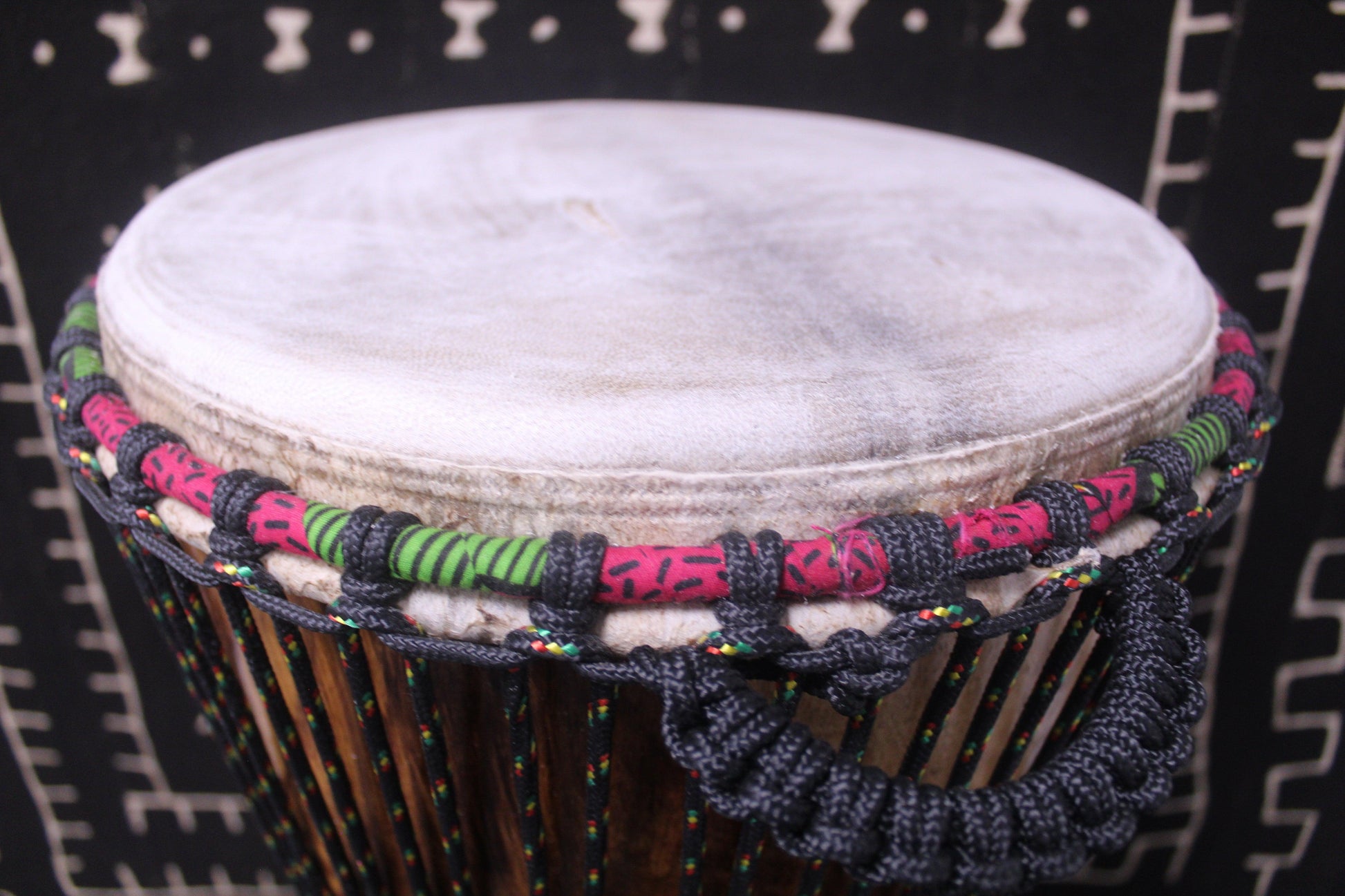 Guéni Djembe - Black - Mali - D 32.5 cm - H 61 cm (Product ID: MS-GU-246-02)