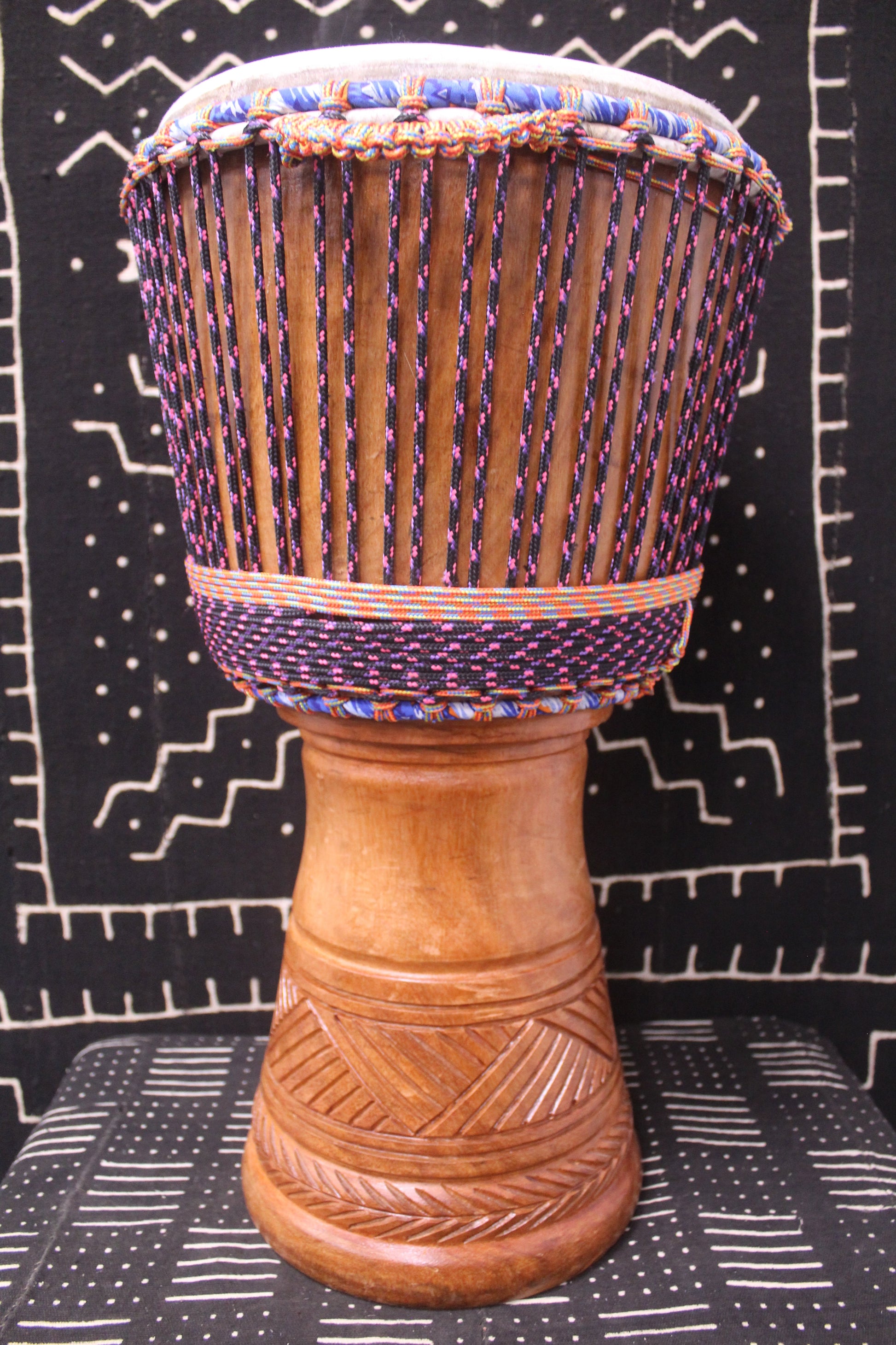 Tweneboa Djembe - Black - Ghana - D 32 cm - H 64 cm (Product ID: MS-TW-247-01)