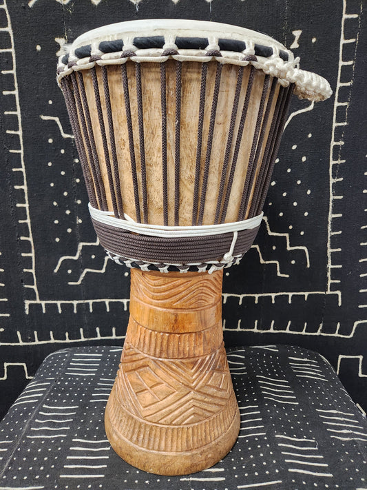 Tweneboa Djembe – Brown – Ghana – D 27 cm – H 55 cm (Product ID: LM-24506)