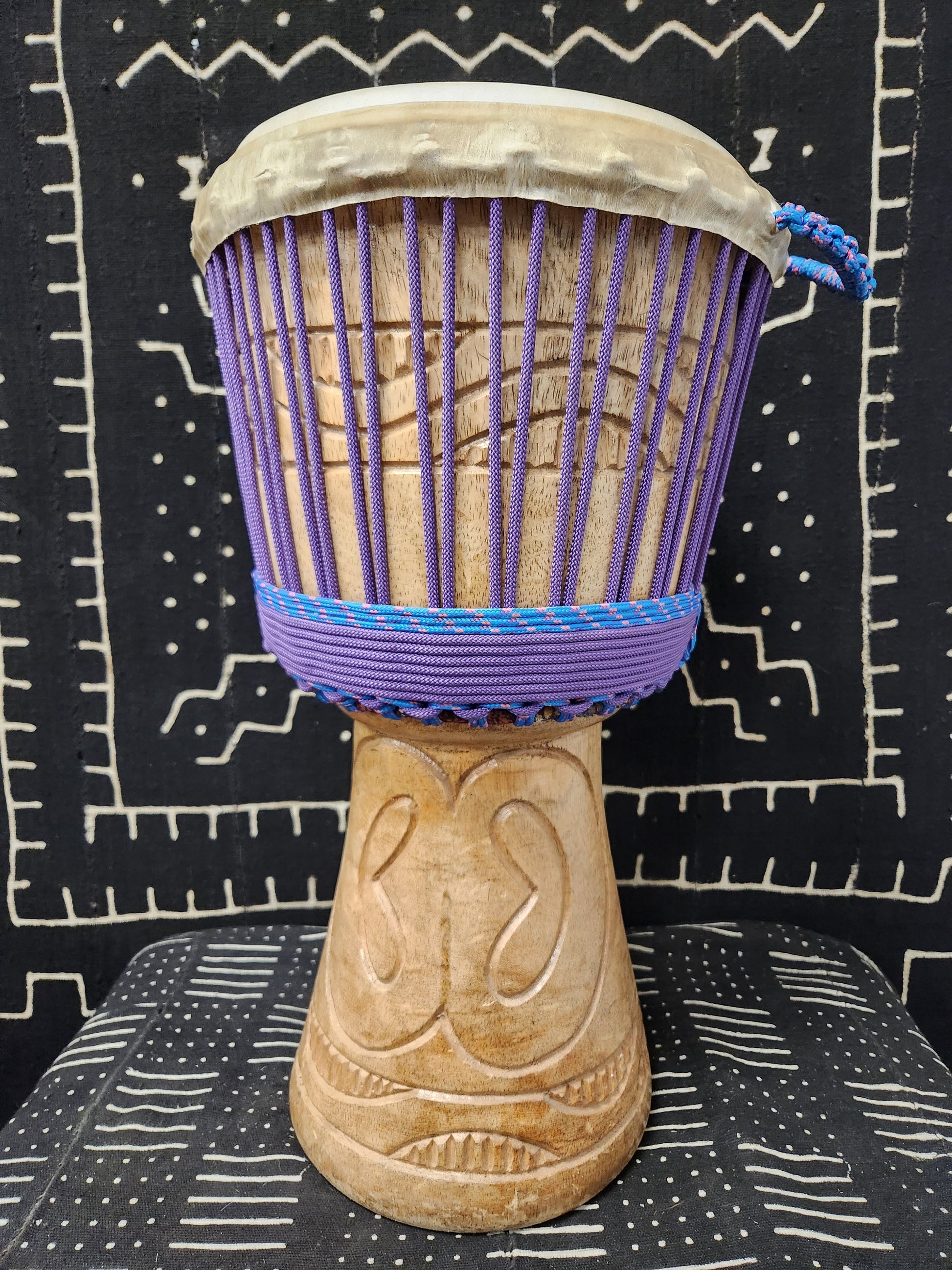 Tweneboa Djembe – Purple – Ghana – D 27 cm – H 55 cm (Product ID: LM-24502)