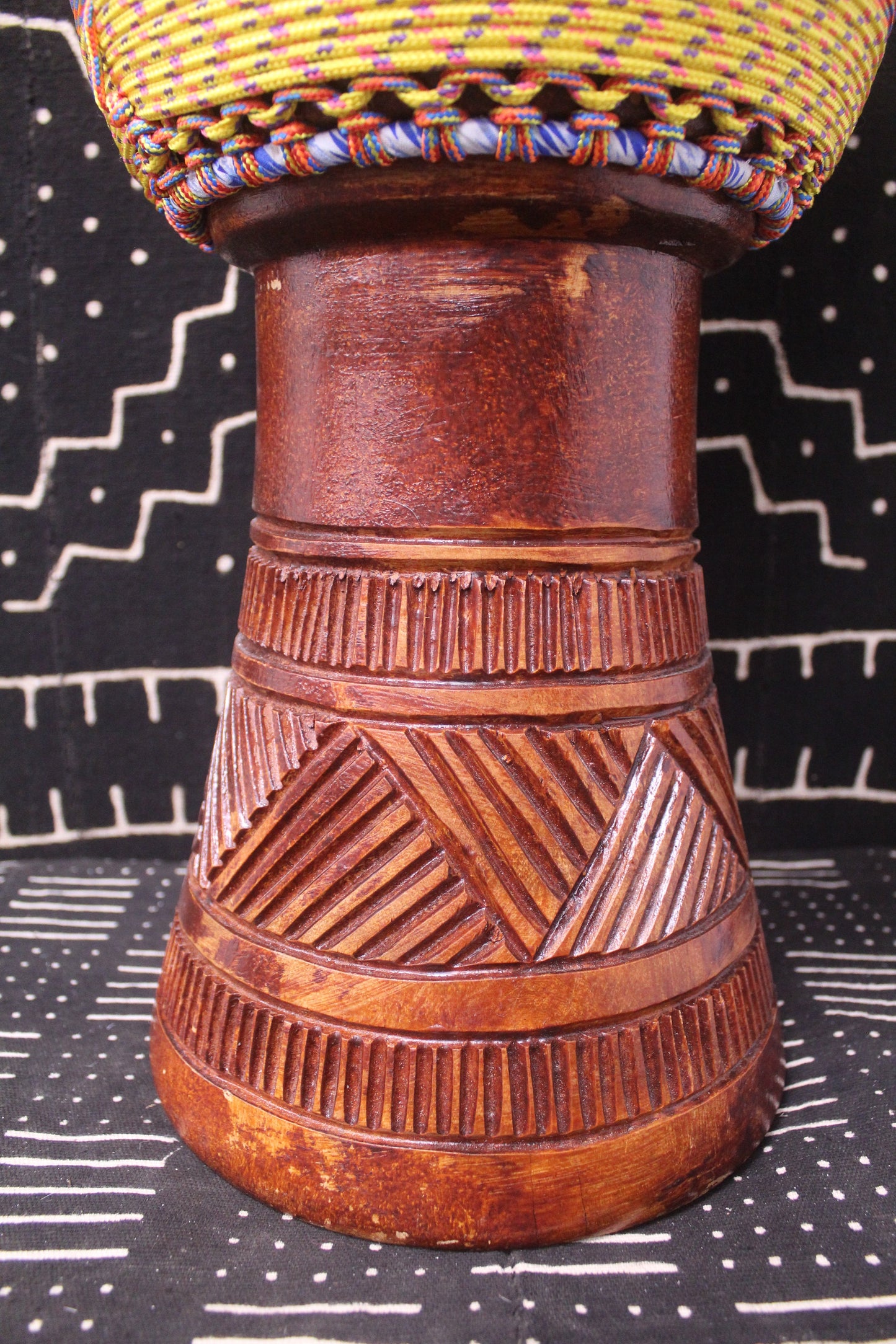 Tweneboa Djembe - Yellow - Ghana - D 31 cm - H 61 cm (Product ID: MS-TW-246-11)