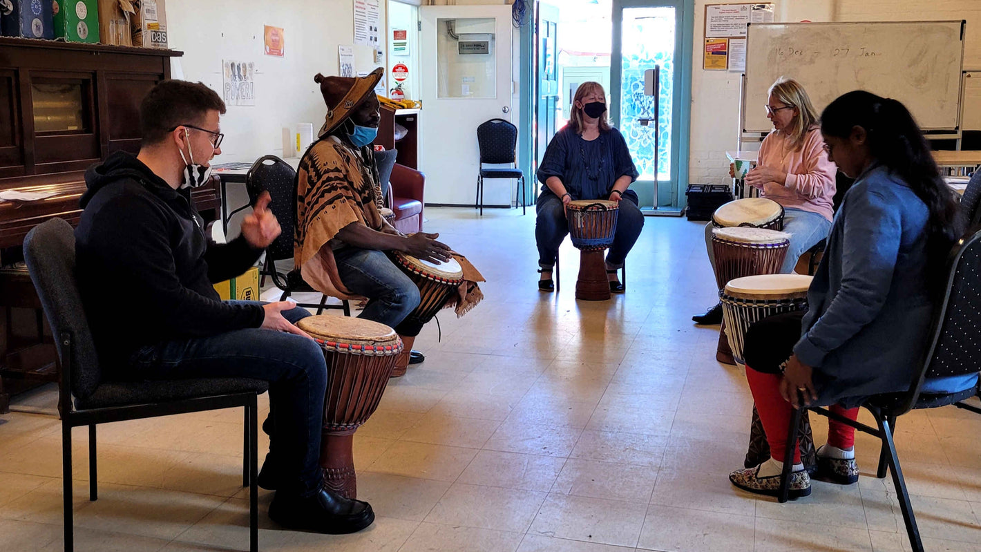 Teacher training in African drumming