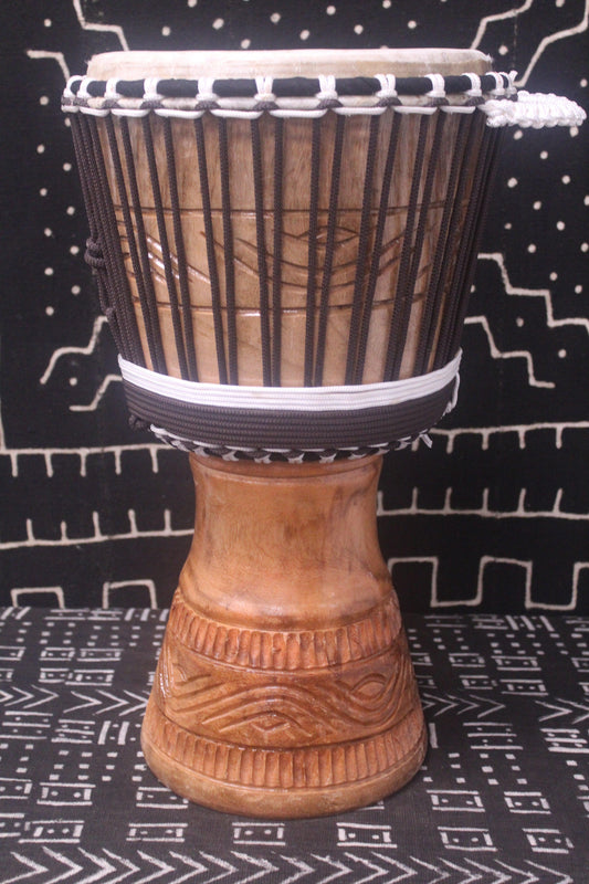 Tweneboa Djembe – Brown – Ghana – D 28 cm – H 54.5 cm (Product ID: LM-22902)
