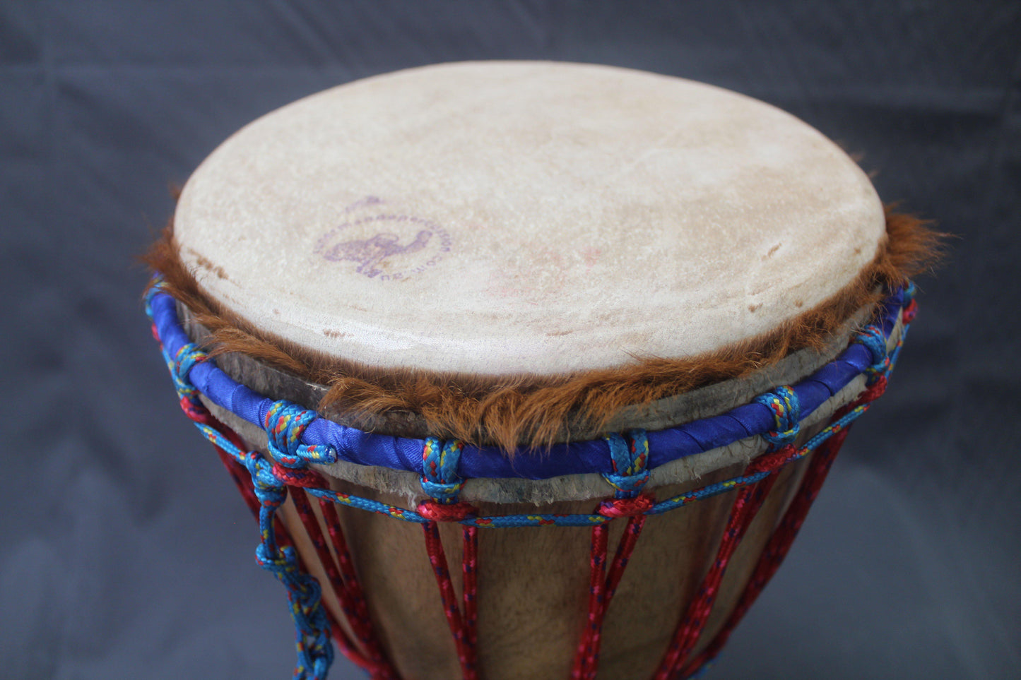 Tweneboa Djembe – Red – Ghana – D 27 cm – H 54.5 cm (Product ID: LM-191108)