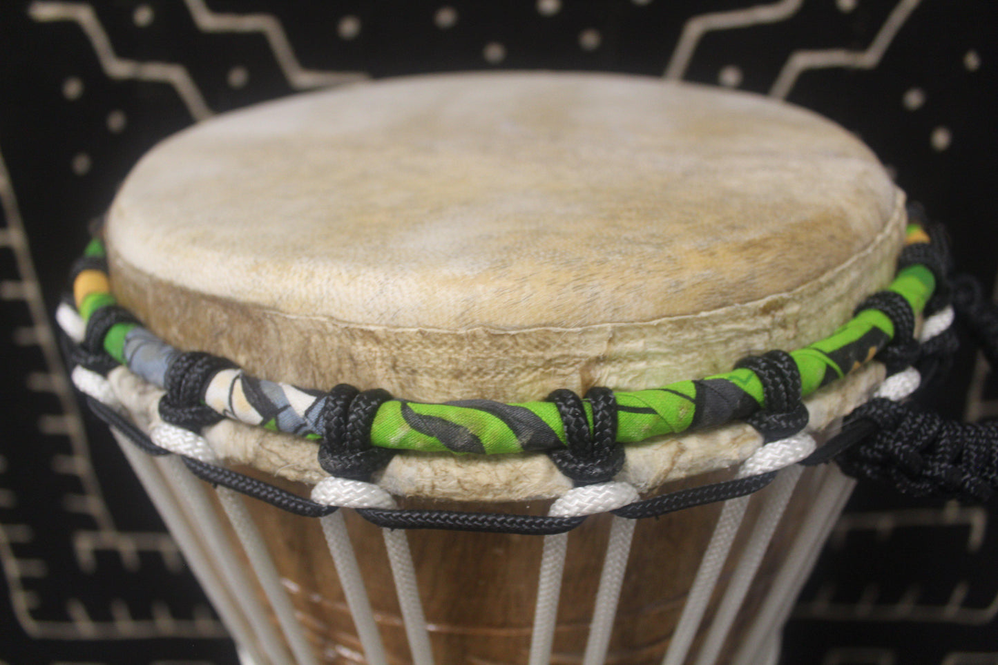 Tweneboa Djembe – White – Ghana – D 24.5 cm – H 54 cm (Product ID: LM-21813)