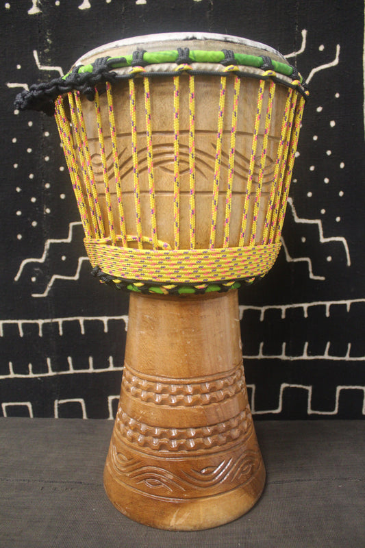 Tweneboa Djembe – Yellow – Ghana – D 25 cm – H 52 cm (Product ID: LM-21802)