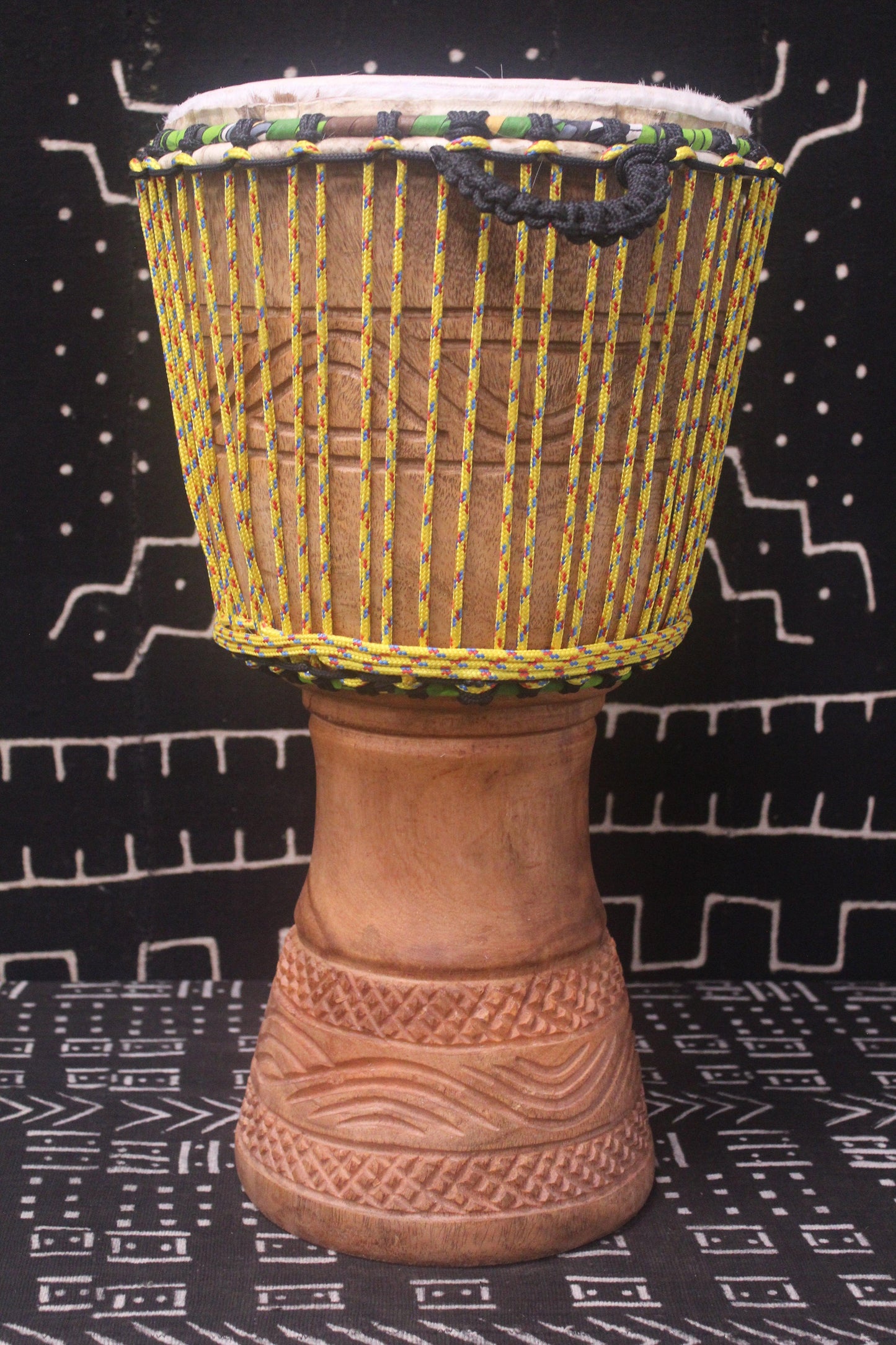 Tweneboa Djembe – Yellow – Ghana – D 27.5 cm – H 56.5 cm (Product ID: LM-22906)
